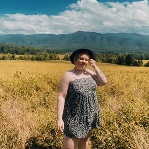 Meet your Posher, Leslie